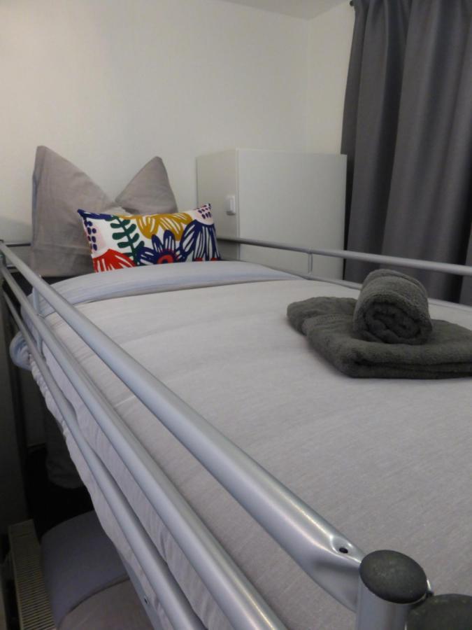 Ferienwohnung Goethe, 2 Schlafzimmer, Naehe Zentrum & Uni, Ruhig, Free Wifi, Kostenloses Parken, Erdgeschoss Jena Ngoại thất bức ảnh