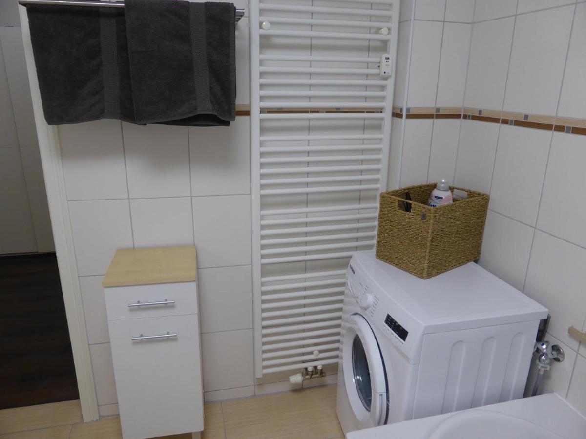 Ferienwohnung Goethe, 2 Schlafzimmer, Naehe Zentrum & Uni, Ruhig, Free Wifi, Kostenloses Parken, Erdgeschoss Jena Ngoại thất bức ảnh